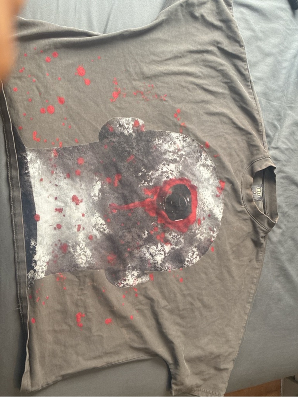 Men's Short-Sleeve Graphic Tee in Olive with Red Detail